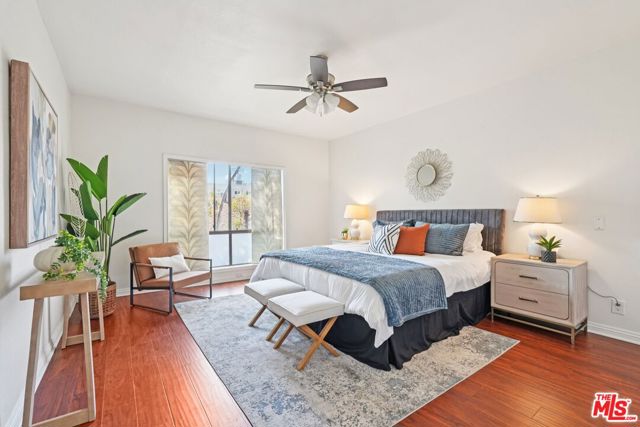 1209 Amherst Avenue, Los Angeles CA: https://media.crmls.org/mediaz/b87240ab-c758-4aab-814f-8473f4ab685e.jpg