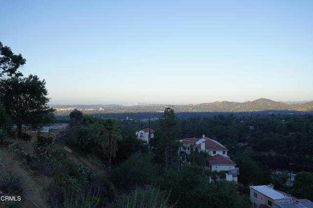 3017 Zane Grey Terrace, Altadena CA: https://media.crmls.org/mediaz/b8729731-8f52-4a5a-8906-20003dfb0a7e.jpg