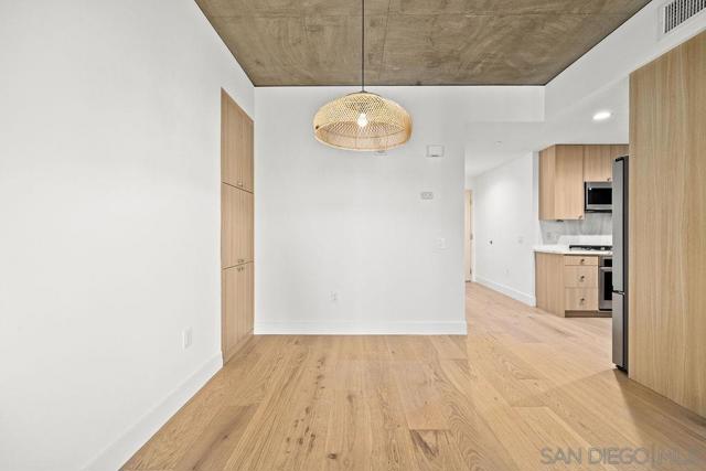 801 Ash St, San Diego CA: https://media.crmls.org/mediaz/b872c8f5-ee61-4db2-bf69-6a70618bb722.jpg
