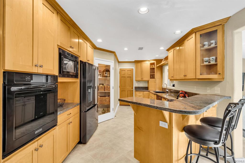 7310 Hamlet Ave. - photo 8