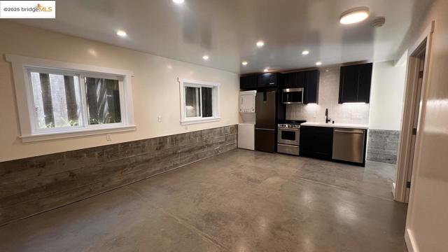 2144 Russell St., Berkeley CA: https://media.crmls.org/mediaz/b873d82d-302c-4812-a58b-4dd149ef8a8e.jpg