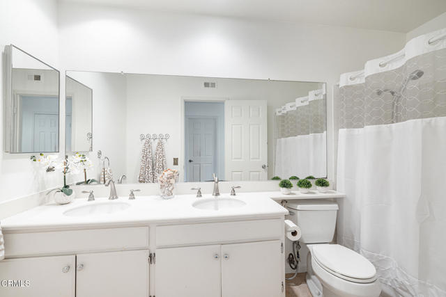 Image 22 of 41 For 12084 London Grove Court
