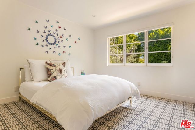 8917 Dorrington Avenue, West Hollywood CA: https://media.crmls.org/mediaz/b874f890-6c81-48ba-8658-5c1003316023.jpg
