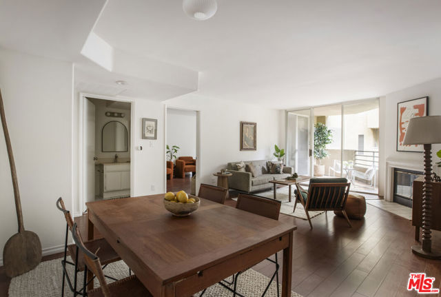 6140 Monterey Road, Los Angeles CA: https://media.crmls.org/mediaz/b8752008-ff40-4396-a8c0-bfd305f9eb51.jpg