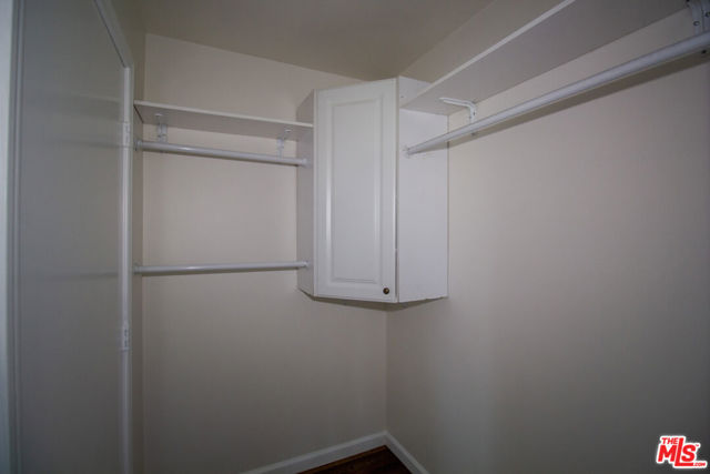 7467 N Forbes Avenue, Lake Balboa CA: https://media.crmls.org/mediaz/b8755143-20cb-4877-b647-adf2053f27e3.jpg