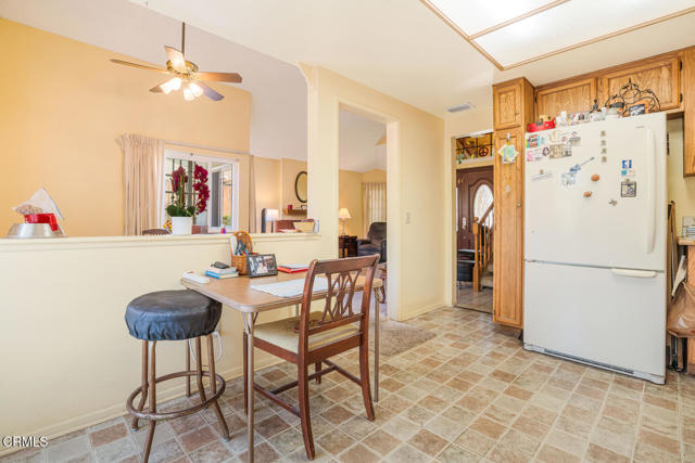 Detail Gallery Image 14 of 26 For 6909 Pala Mesa Dr, Oak Park,  CA 91377 - 4 Beds | 3 Baths