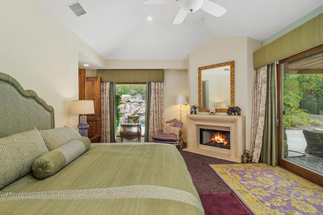 113 Heather Court, Palm Desert CA: https://media.crmls.org/mediaz/b876f0e5-8e9b-4419-993a-63cb30d2f441.jpg