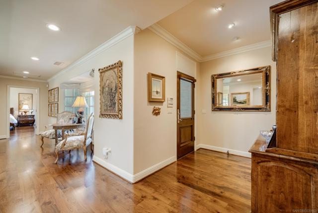 6150 La Fremontia, Rancho Santa Fe CA: https://media.crmls.org/mediaz/b8784613-bf6a-4185-800c-e4d2e1c3e27b.jpg