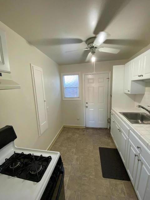 118 JACKSON Street, Redwood City CA: https://media.crmls.org/mediaz/b8784950-1410-4ec2-a8b9-3808c72c70e8.jpg