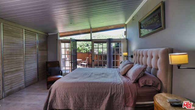 5803 Wooster Avenue, Los Angeles CA: https://media.crmls.org/mediaz/b87874cf-fd45-4f16-af41-8e72b7c744cc.jpg