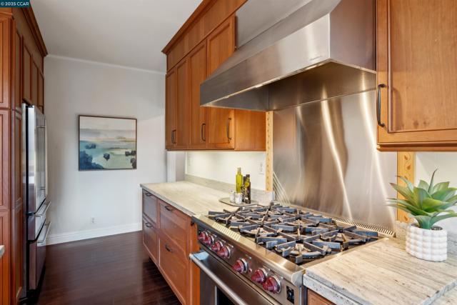 35 Tiger Tail Court, Orinda CA: https://media.crmls.org/mediaz/b878766b-ea57-4c42-bcdc-aaf1a7f1f07e.jpg