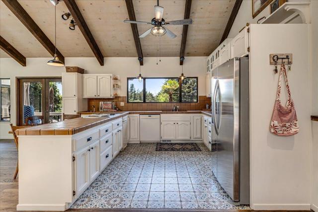 284 Brooktree Ranch Road, Aptos CA: https://media.crmls.org/mediaz/b878d35f-a21b-4c3d-a68e-5dc94438caf9.jpg