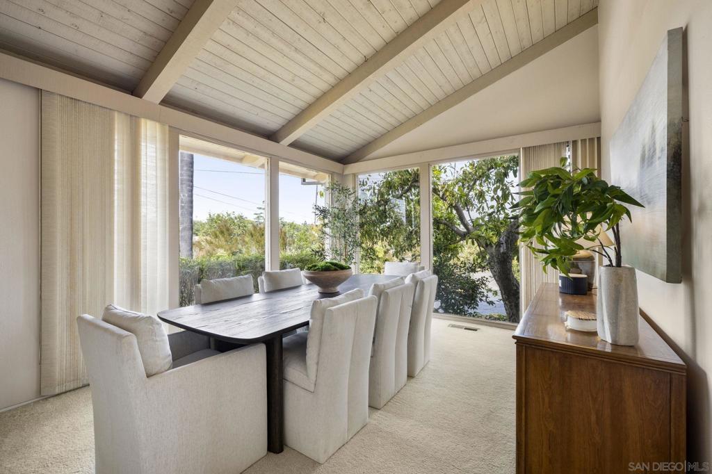 2357 Royal Crest - photo 9