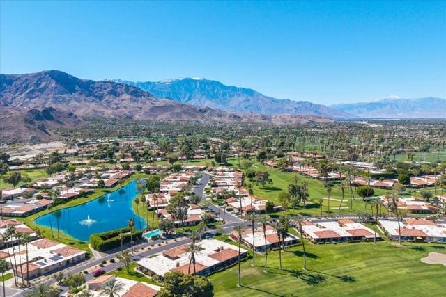 43 Sunrise Drive, Rancho Mirage CA: https://media.crmls.org/mediaz/b8794ab6-4737-4729-9d19-2933d1585cb1.jpg