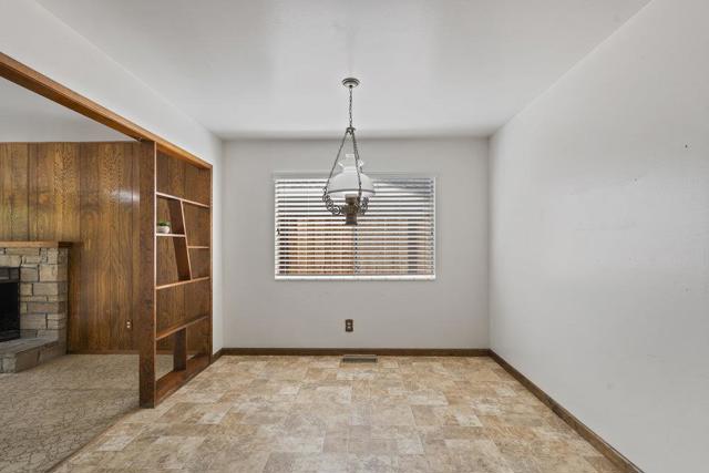 1500 Sunset Drive, Hollister CA: https://media.crmls.org/mediaz/b879be87-9d99-47d9-9b6e-23d0ceb7cf4f.jpg