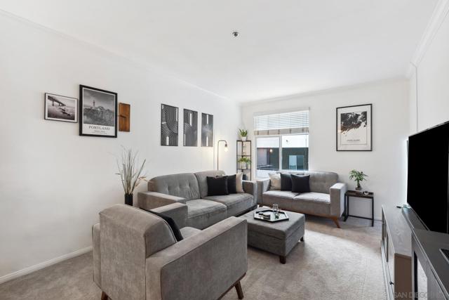 1642 7Th Ave, San Diego CA: https://media.crmls.org/mediaz/b879f60d-b4ae-44fb-b61b-1c6760634825.jpg