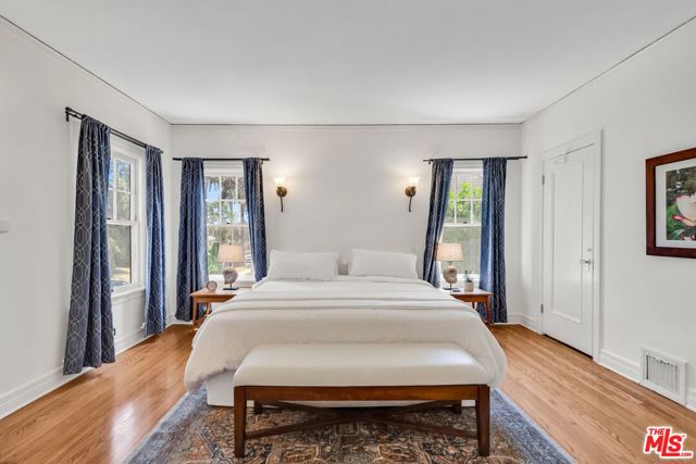 1709 Buckingham Road, Los Angeles CA: https://media.crmls.org/mediaz/b87a4038-f65a-473a-b57c-a3838500ea92.jpg