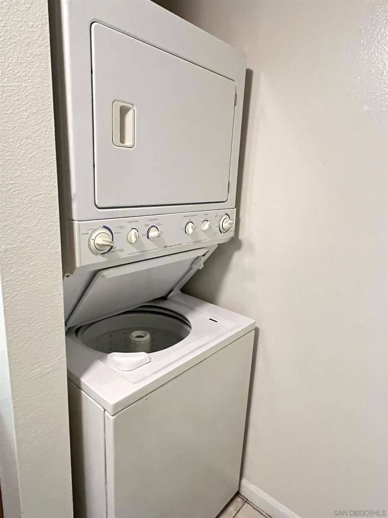https://media.crmls.org/mediaz/b87ab72a-a32c-4dc1-9a58-c235d59bd5c2.jpg?preset=X-Large