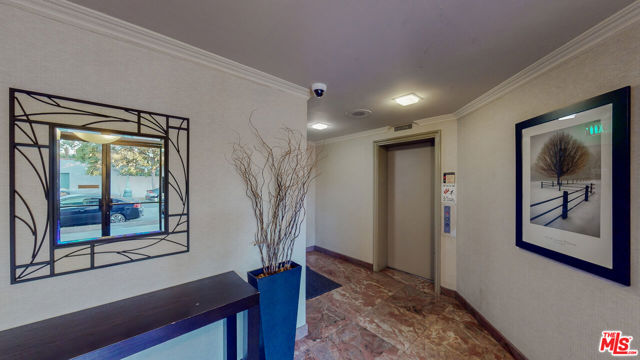 Image 3 for 8642 Gregory Way #203, Los Angeles, CA 90035