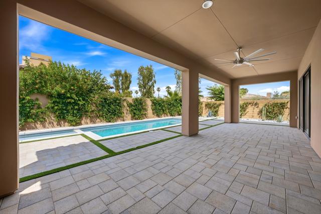 78420 Heritage Way, La Quinta CA: https://media.crmls.org/mediaz/b87b071b-8107-4d35-a0fa-57a2673ffabf.jpg