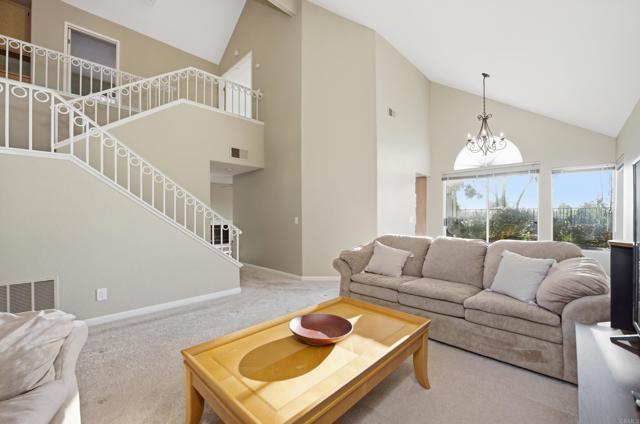 Detail Gallery Image 9 of 36 For 1465 Genoa Dr, Vista,  CA 92081 - 4 Beds | 2/1 Baths