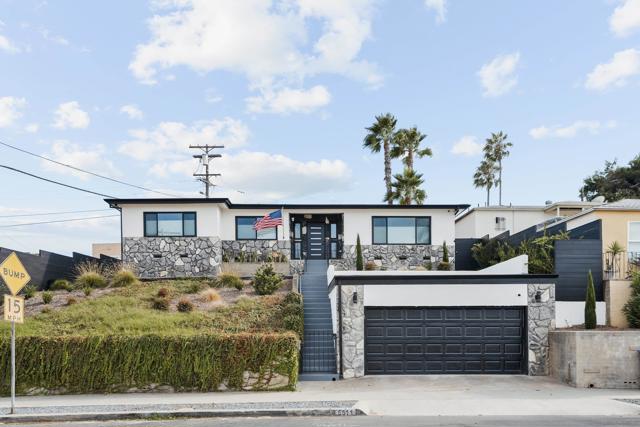 5511 Trinidad Way, San Diego CA: https://media.crmls.org/mediaz/b87bd8d8-8039-4d0d-a479-157538bcf05f.jpg