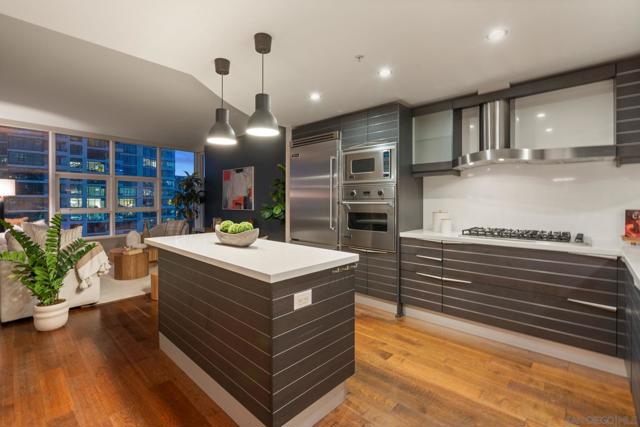 1325 Pacific Hwy, San Diego CA: https://media.crmls.org/mediaz/b87c26a7-615f-4fe1-8448-ba305f7cd0f7.jpg