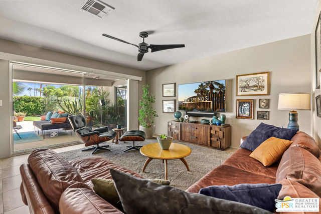 2072 S Bobolink Lane, Palm Springs, CA 92264
