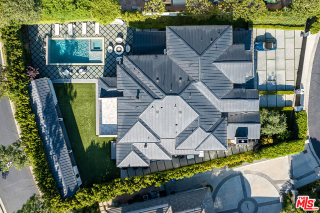 11753 Wetherby Lane, Los Angeles CA: https://media.crmls.org/mediaz/b87c9212-8df3-41e8-ada7-1c053e5b54d9.jpg