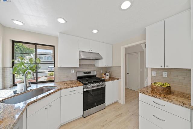 3664 Thrush Terrace, Fremont CA: https://media.crmls.org/mediaz/b87ce6a3-423e-43ba-955d-56adc0c5e4ae.jpg
