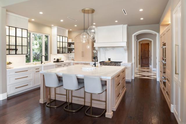 5825 Meadows Del Mar, San Diego CA: https://media.crmls.org/mediaz/b87e0c3b-d64e-4e99-bd1c-388c66246b9a.jpg