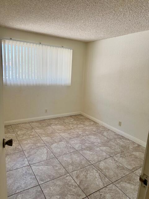 2857 N Los Felices Rd Unit 206, Palm Springs CA: https://media.crmls.org/mediaz/b87e6677-556f-4af9-bae4-6271480448b7.jpg