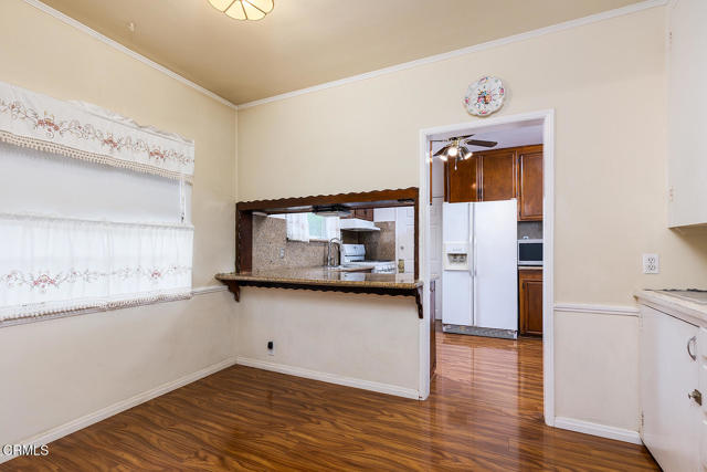 250 S Berkeley Avenue, Pasadena CA: https://media.crmls.org/mediaz/b87e7375-44f7-41bd-a7f6-92ce885ca1eb.jpg