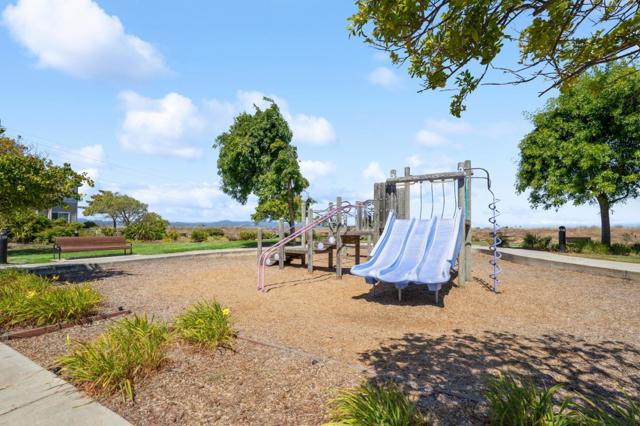 410 Krystallos Lane, Redwood City CA: https://media.crmls.org/mediaz/b87eecf2-f9b0-4a42-9859-29f43420d3dd.jpg