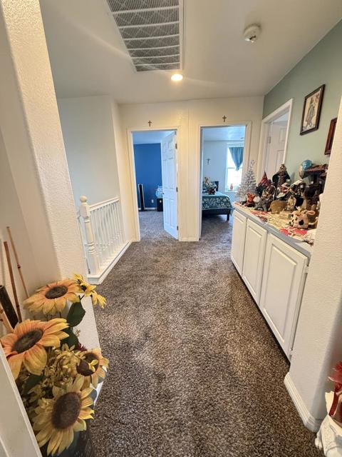 2760 Newcastle Way, San Jacinto CA: https://media.crmls.org/mediaz/b87efba1-dcba-4416-bcae-1a0f5e6f7df8.jpg