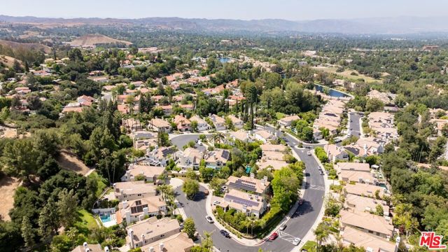 23180 Park Blanco, Calabasas CA: https://media.crmls.org/mediaz/b87fd1e0-f160-4c82-b20c-5808cceca21e.jpg
