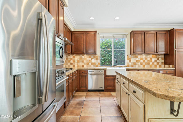 186 Parkside Drive, Simi Valley CA: https://media.crmls.org/mediaz/b880031b-b543-469f-8038-560b4e63fb74.jpg