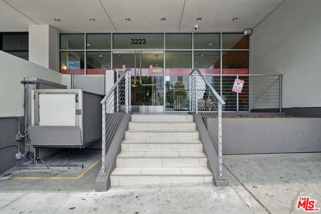 3223 W 6th Street, Los Angeles CA: https://media.crmls.org/mediaz/b88035b3-db8c-473f-8a6b-03cc1fd4c197.jpg