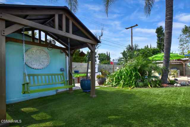 7761 Balcom Avenue, Reseda CA: https://media.crmls.org/mediaz/b8803b6e-9fd6-4553-aca3-d605b3bc6d14.jpg