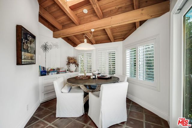 2880 Searidge Street, Malibu CA: https://media.crmls.org/mediaz/b8818e24-57ce-443d-b390-7eccbcaf7a05.jpg