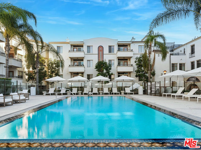 1041 E Glendon Avenue, Los Angeles CA: https://media.crmls.org/mediaz/b8826ce7-075b-4693-8c79-1bae1624eab5.jpg