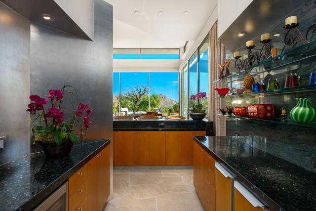 79235 Tom Fazio N Lane, La Quinta CA: https://media.crmls.org/mediaz/b882f4e2-80ed-4798-9113-e7338569501a.jpg