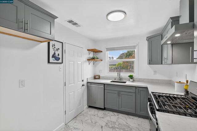 2921 Rollingwood Dr, San Pablo CA: https://media.crmls.org/mediaz/b883ab00-10b9-45d0-ad84-13bce93cead5.jpg