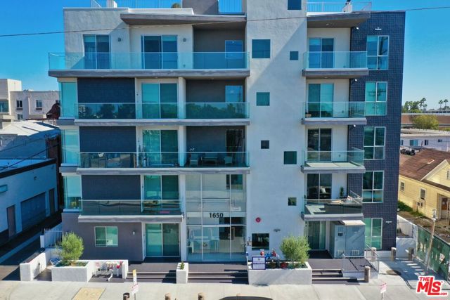 1650 Sawtelle Boulevard, Los Angeles CA: https://media.crmls.org/mediaz/b883d056-f3ef-4ea0-babc-e3578ceac34a.jpg
