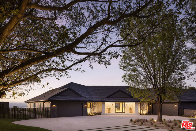 16401 Mulholland Drive, Los Angeles CA: https://media.crmls.org/mediaz/b8847c25-ee8a-492a-bf6e-2a3324b109ab.jpg