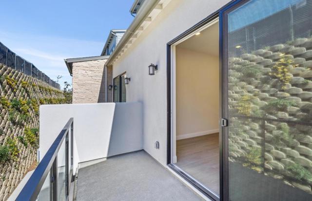 2417 Willow Way, San Mateo CA: https://media.crmls.org/mediaz/b88512bc-635f-4fea-8a58-5cccb55fcd4e.jpg