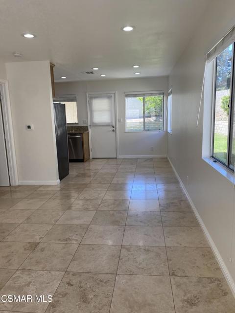 1375 Uppingham B Drive, Thousand Oaks CA: https://media.crmls.org/mediaz/b8856e4d-f4d2-4a54-b038-2b6479d65b91.jpg