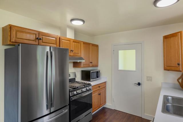 608 Congress Avenue, Pacific Grove CA: https://media.crmls.org/mediaz/b885c431-e6a9-4240-bc52-a0031f6262d6.jpg