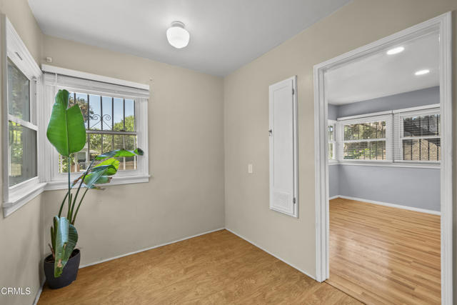 Detail Gallery Image 14 of 24 For 1268 Mentone Ave, Pasadena,  CA  - – Beds | – Baths