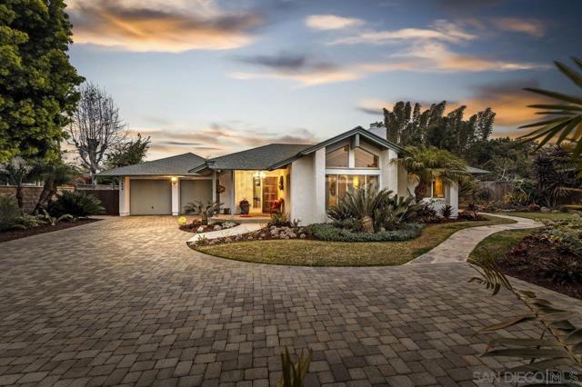 1059 Hymettus Ave, Encinitas CA: https://media.crmls.org/mediaz/b8862840-521b-4187-aaae-1f169b788669.jpg